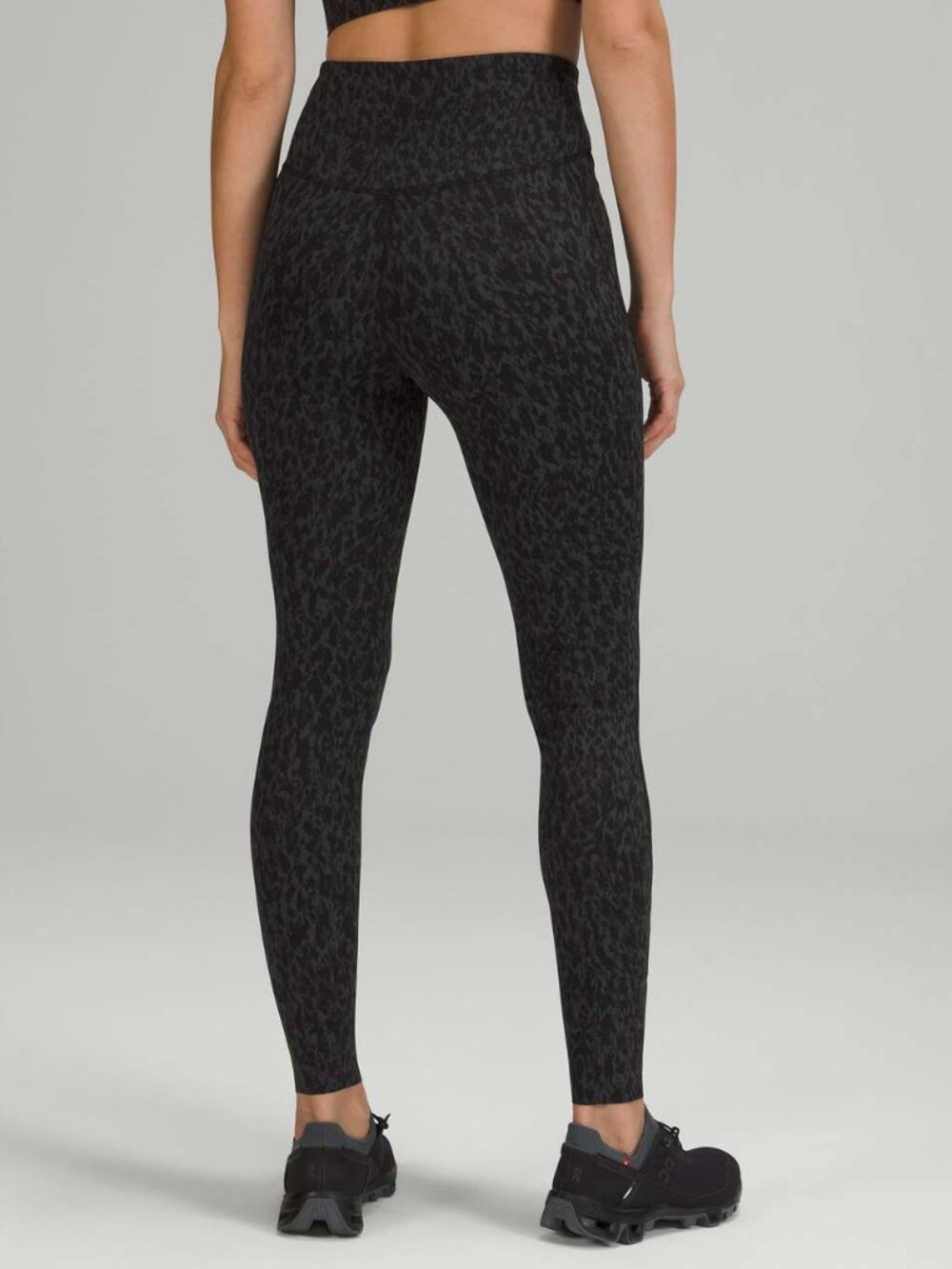 LIKE NEW Lululemon Base Pace High-Rise Running Tight 28" SIZE 2